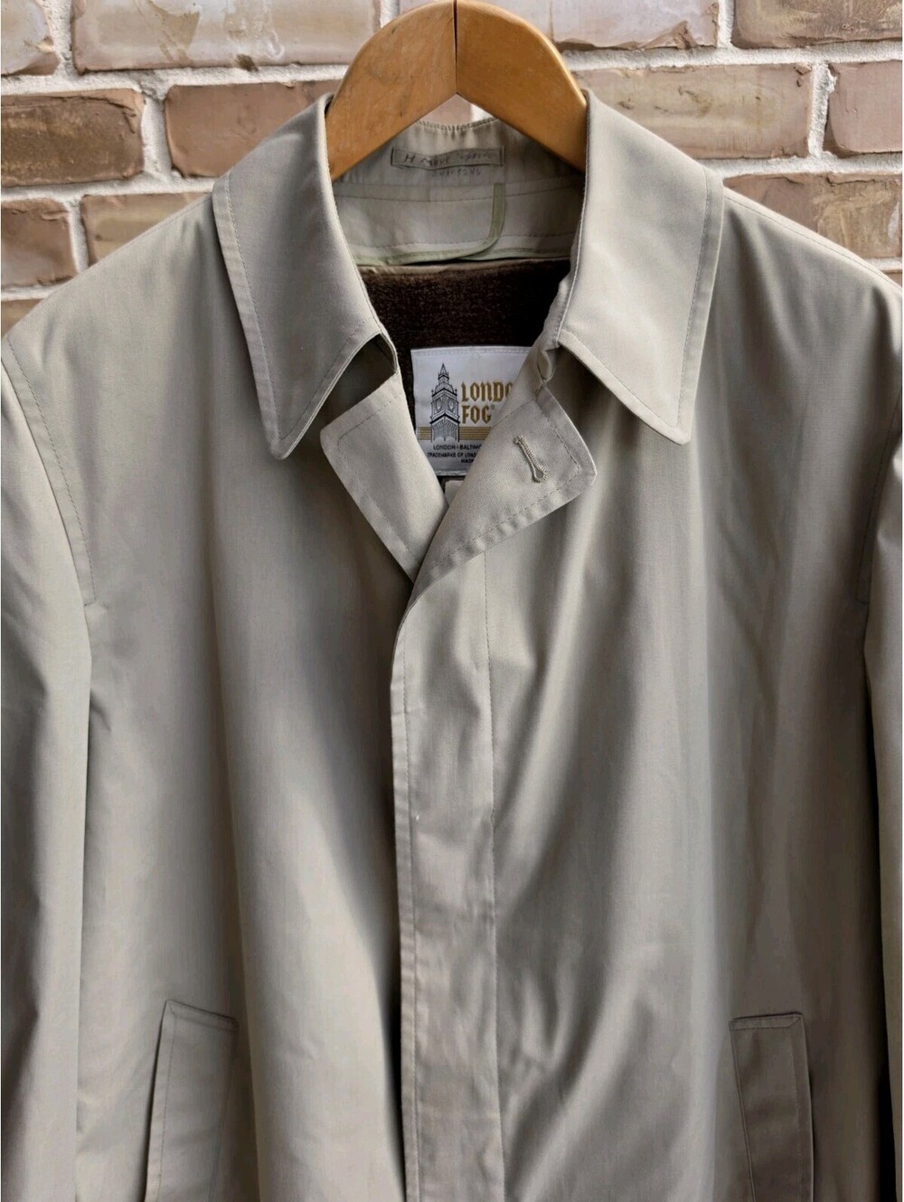 Vintage London Fog Maincoat 46 Long Tan Trench Coat Zip Out Liner USA Made